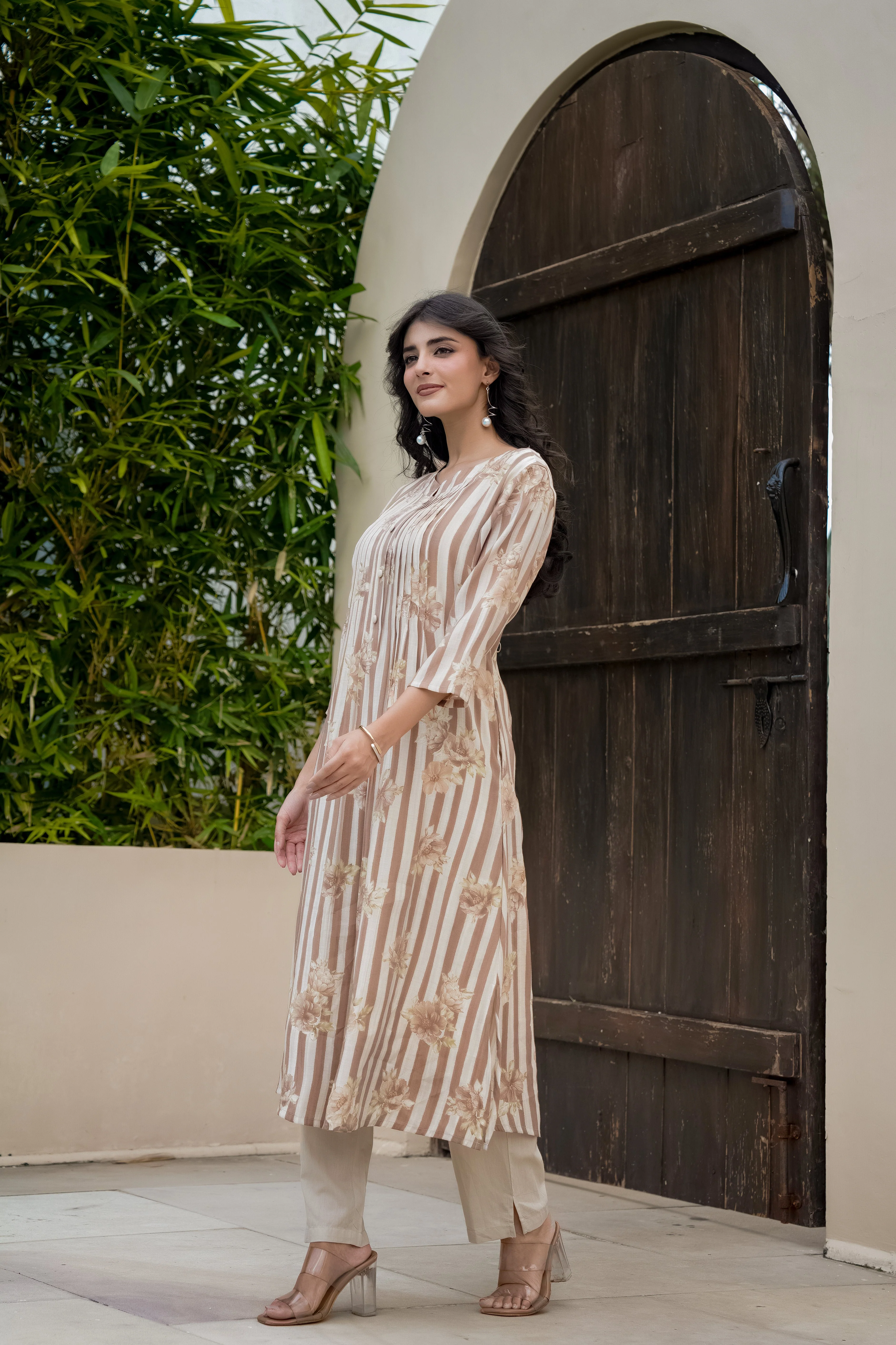 Beige Flora Printed Mul Chanderi Silk Kurta Set - Image 2