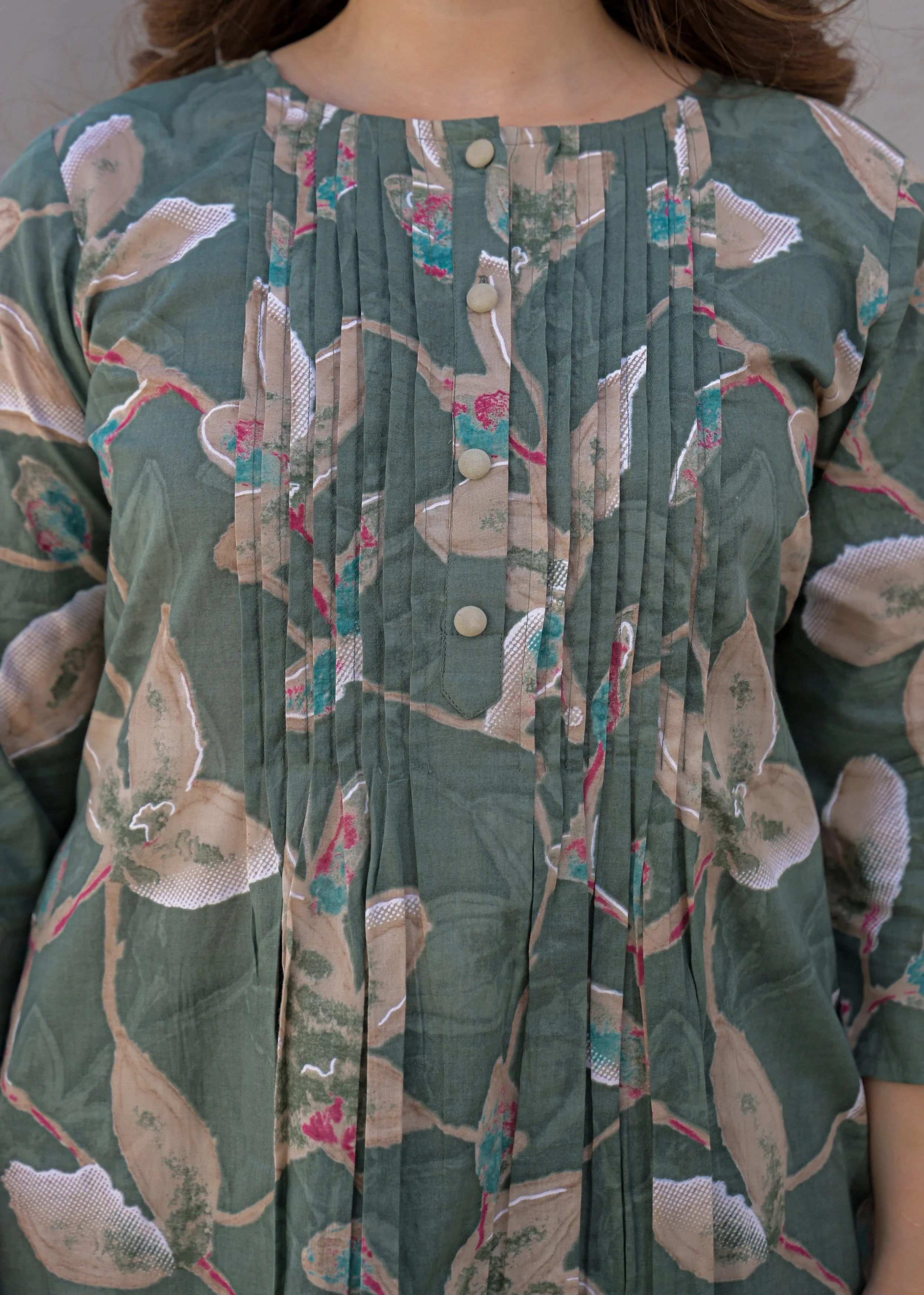 Dusty Green Botanical Printed Mul Cotton Kurta Set - Image 2