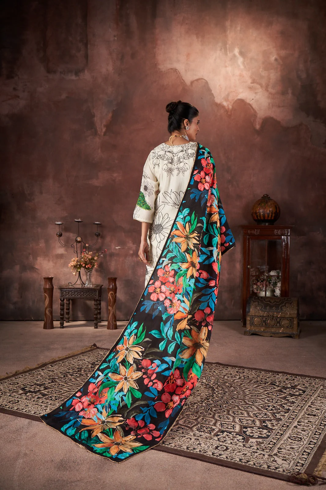 Cream Floral Printed Muslin Silk Kurta Pant Set - Image 5