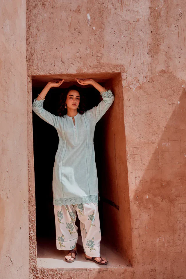 Powder Blue Checks Mul-Cotton Kurta Set - Image 5