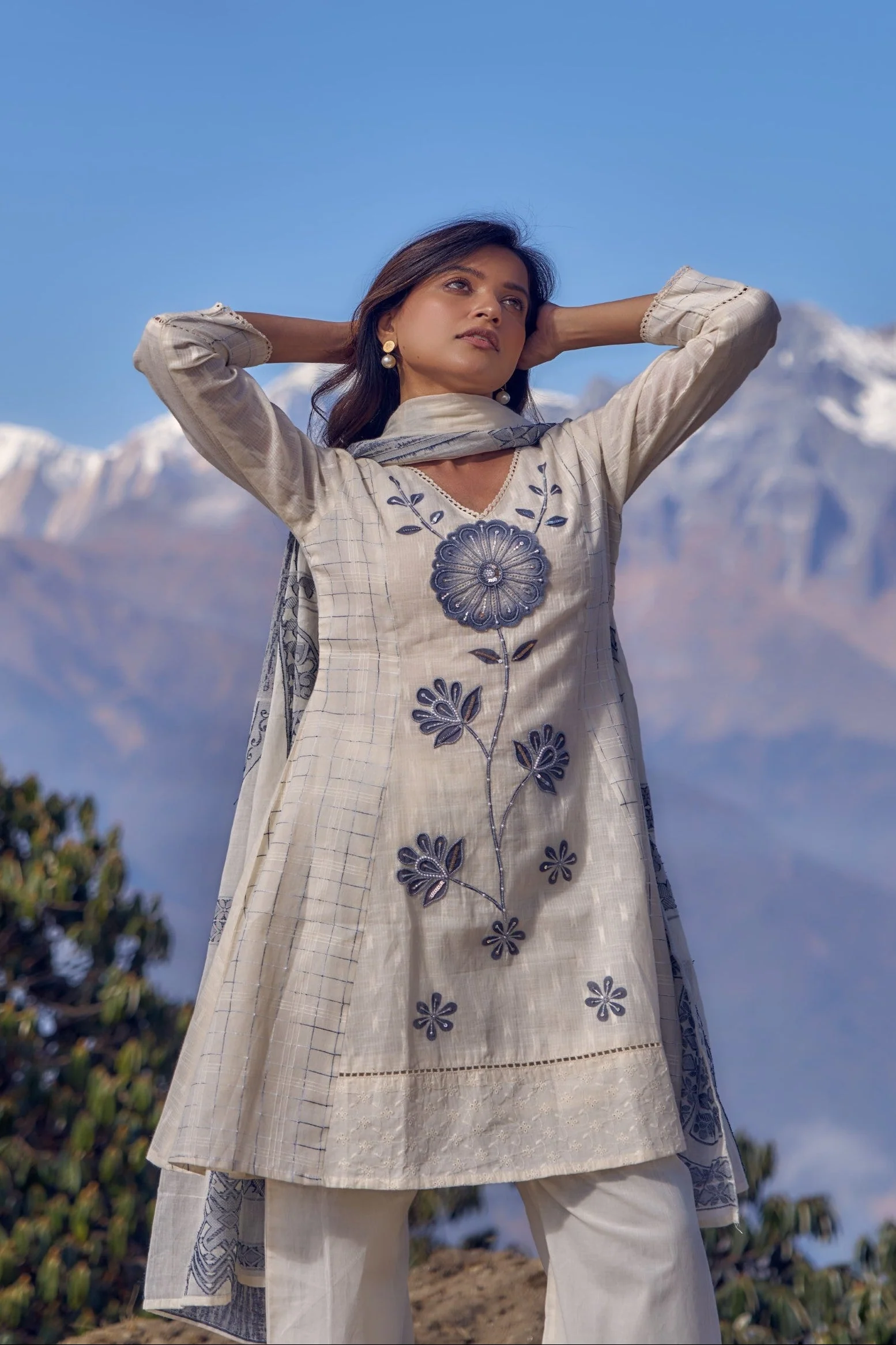 Off-White Embellished Chanderi Silk Pant Set - Image 2