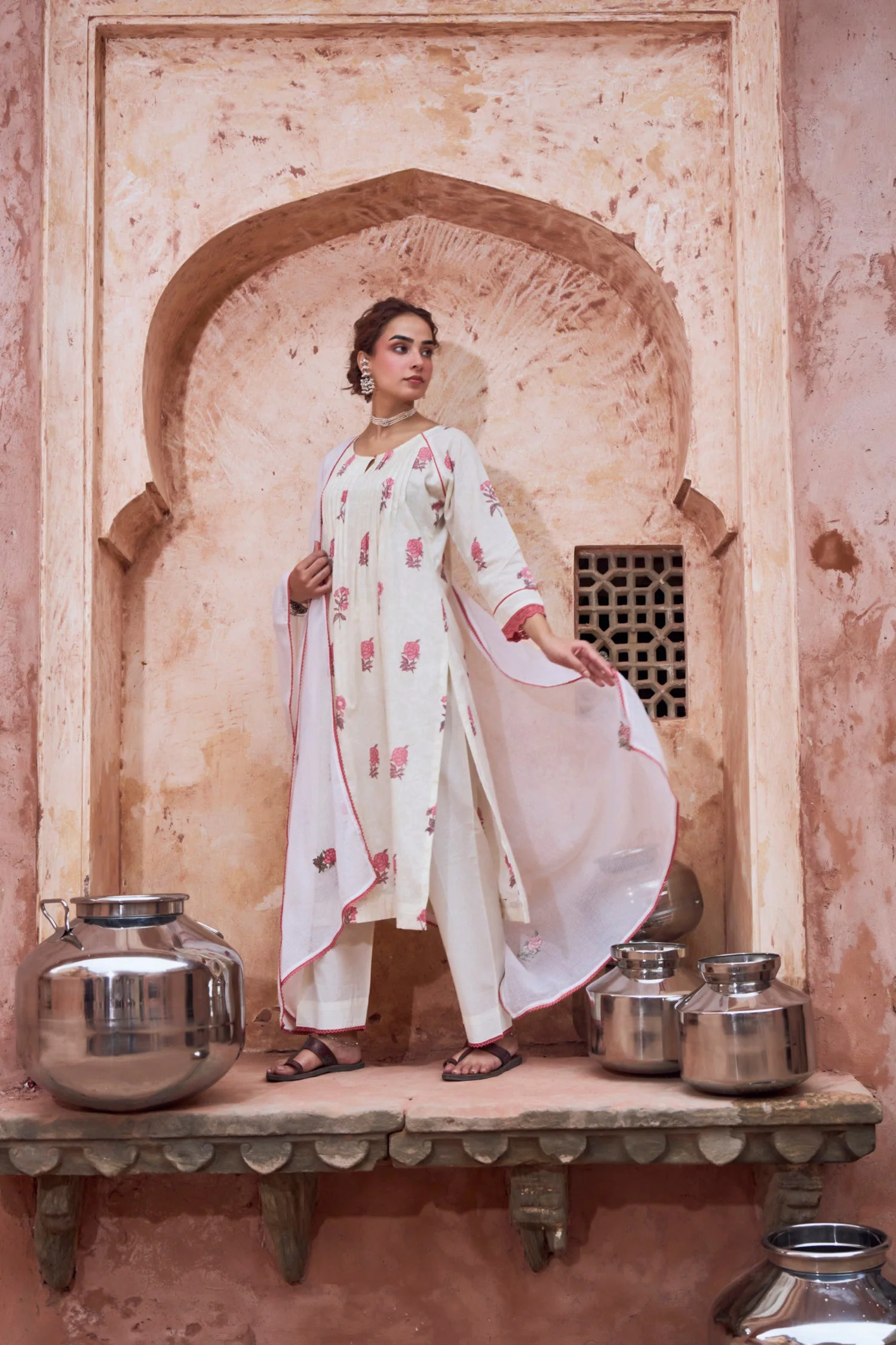 Roseate Bloom Off-White Printed Mul-Cotton Pant Set - Image 4