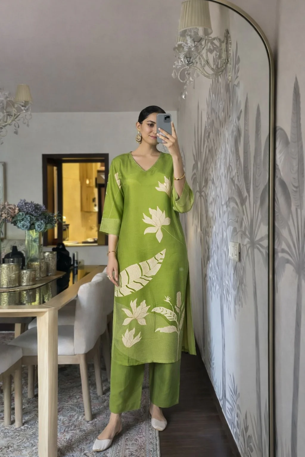 Leaf Green Printed Soft Muslin Silk Kurta Set - Image 2