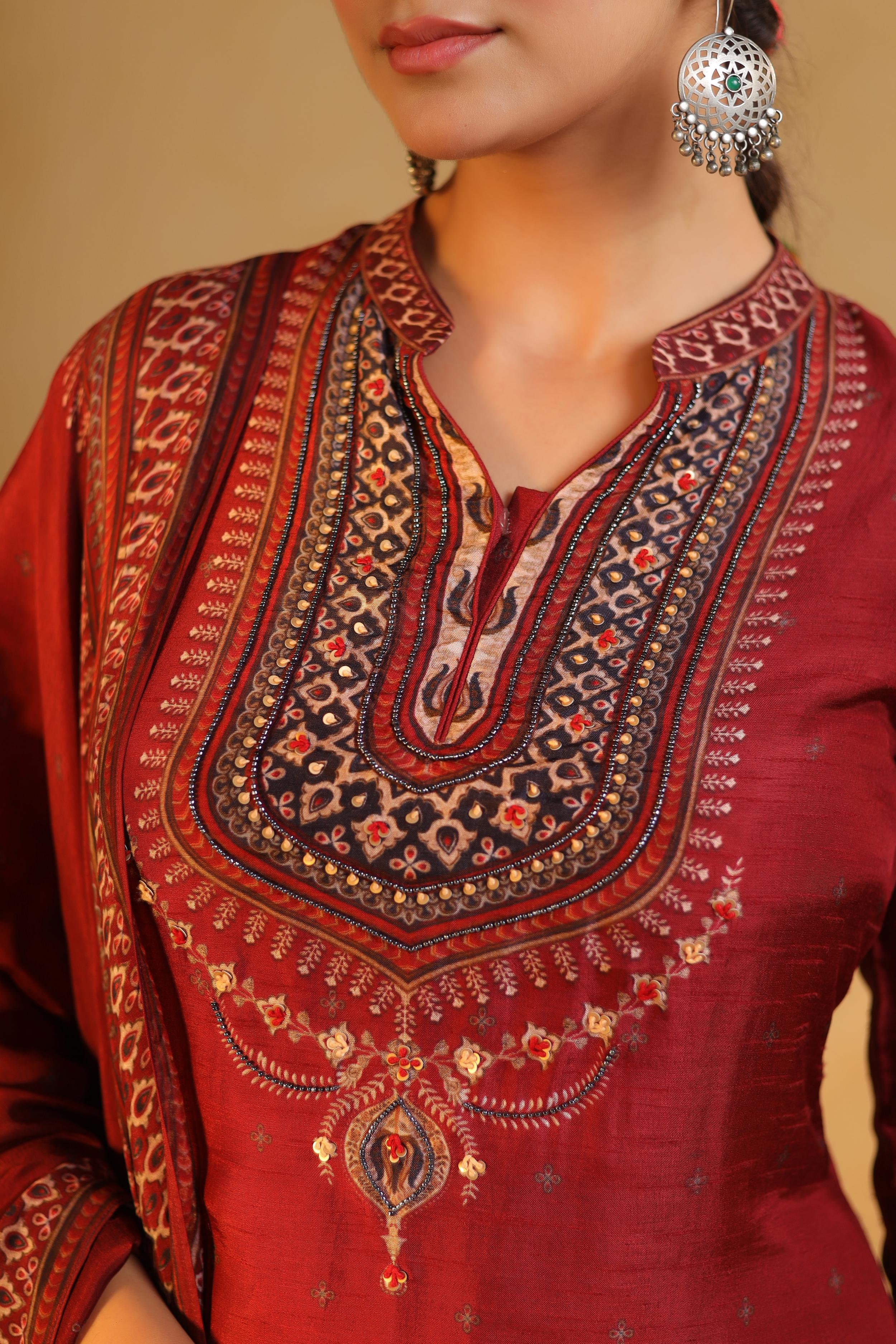 Maroon Printed Dola Silk Pant Set - Image 2