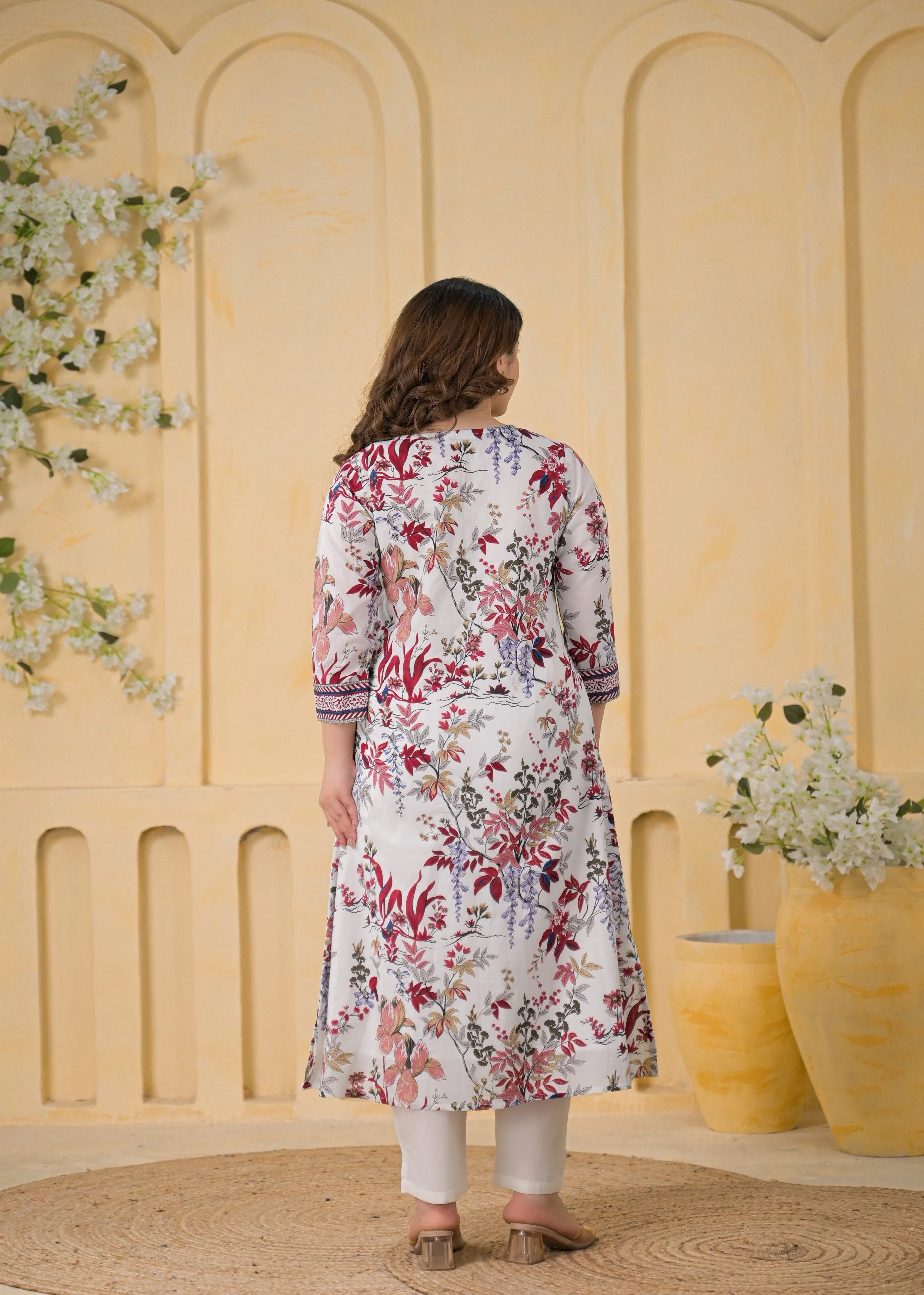 Off-White Printed Mul-Cotton Kurta Set - Image 7