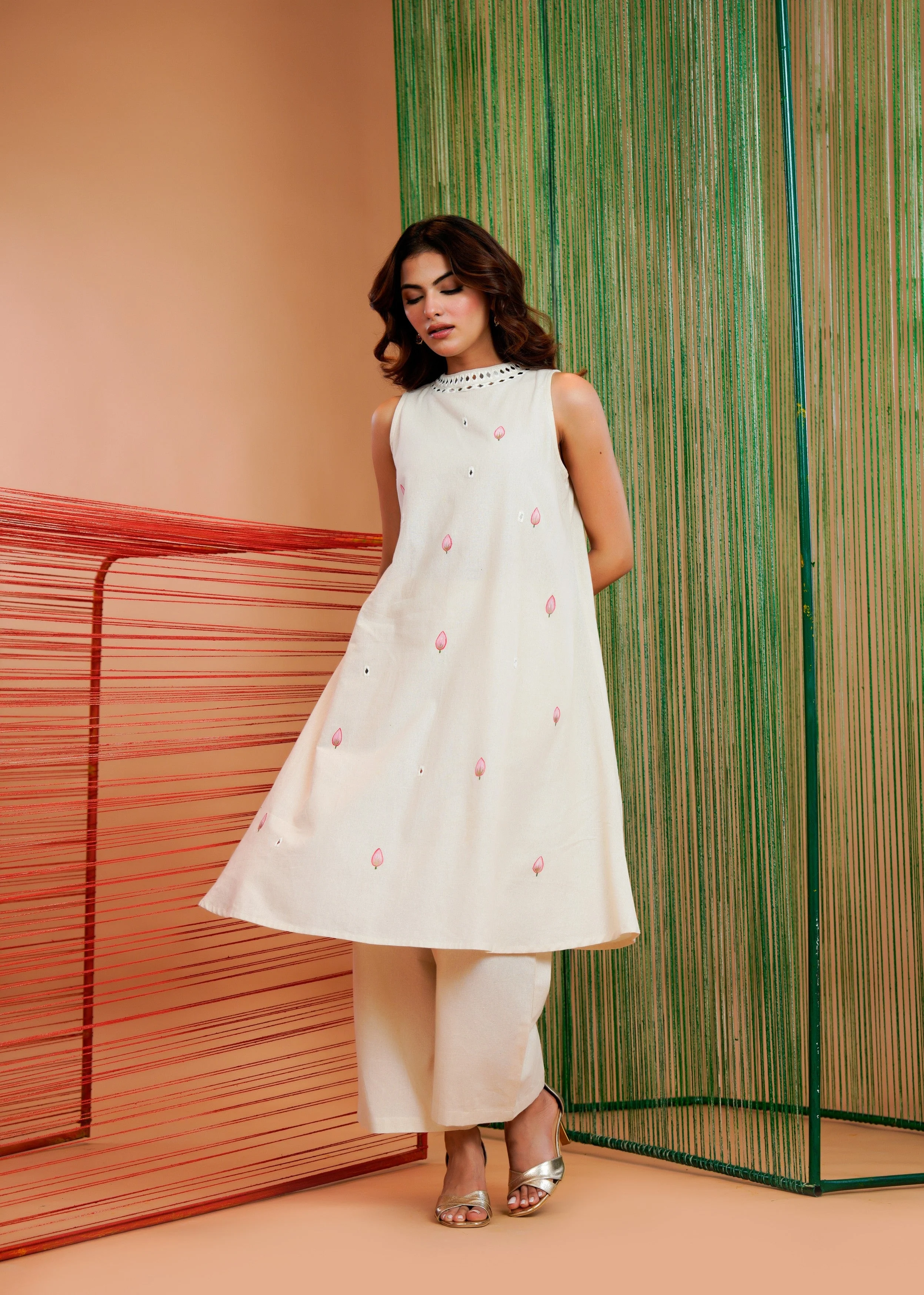 Off-White Mirror Work Linen Kurta Set - Image 4