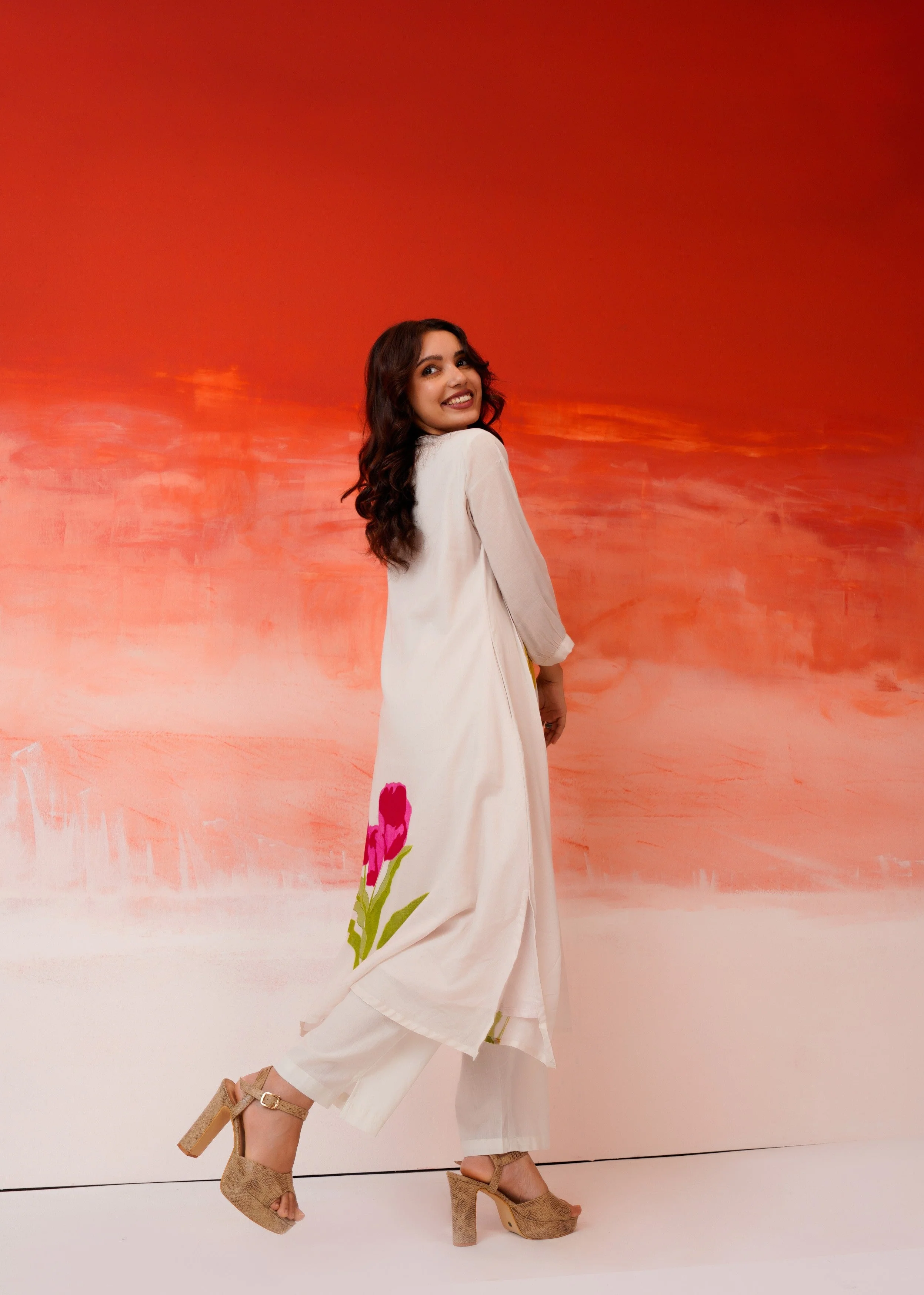 Off-White Tulip Printed Mul Cotton Kurta Set - Image 6
