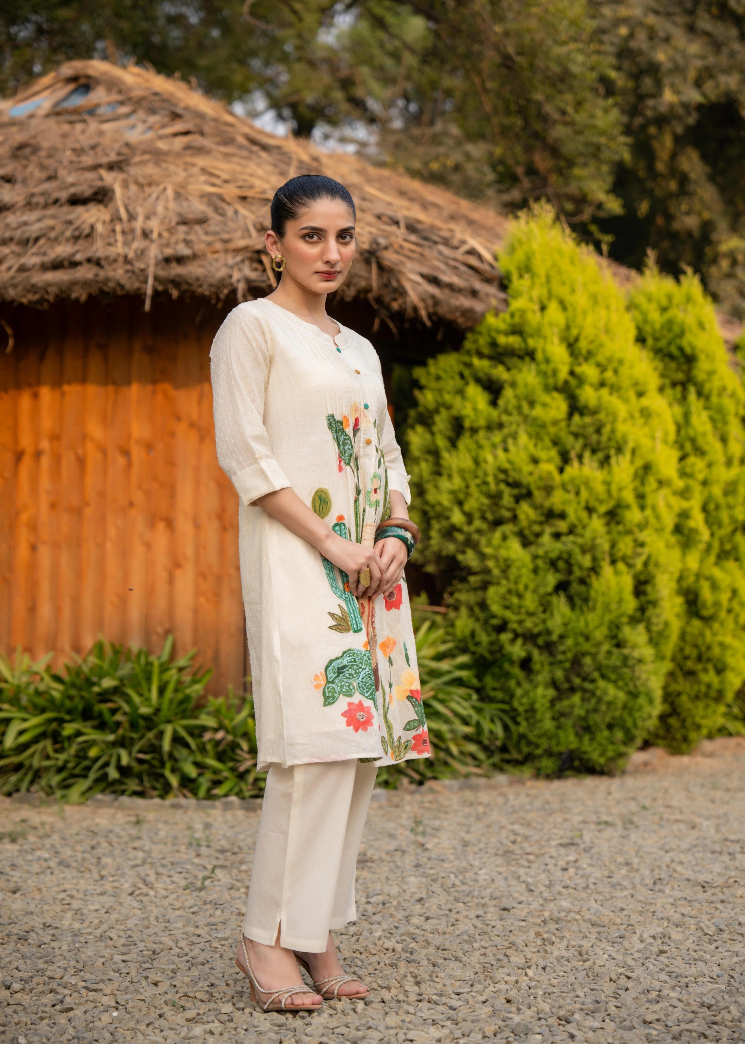 Off-White Western Printed Mul Cotton Kurta Set - Image 5