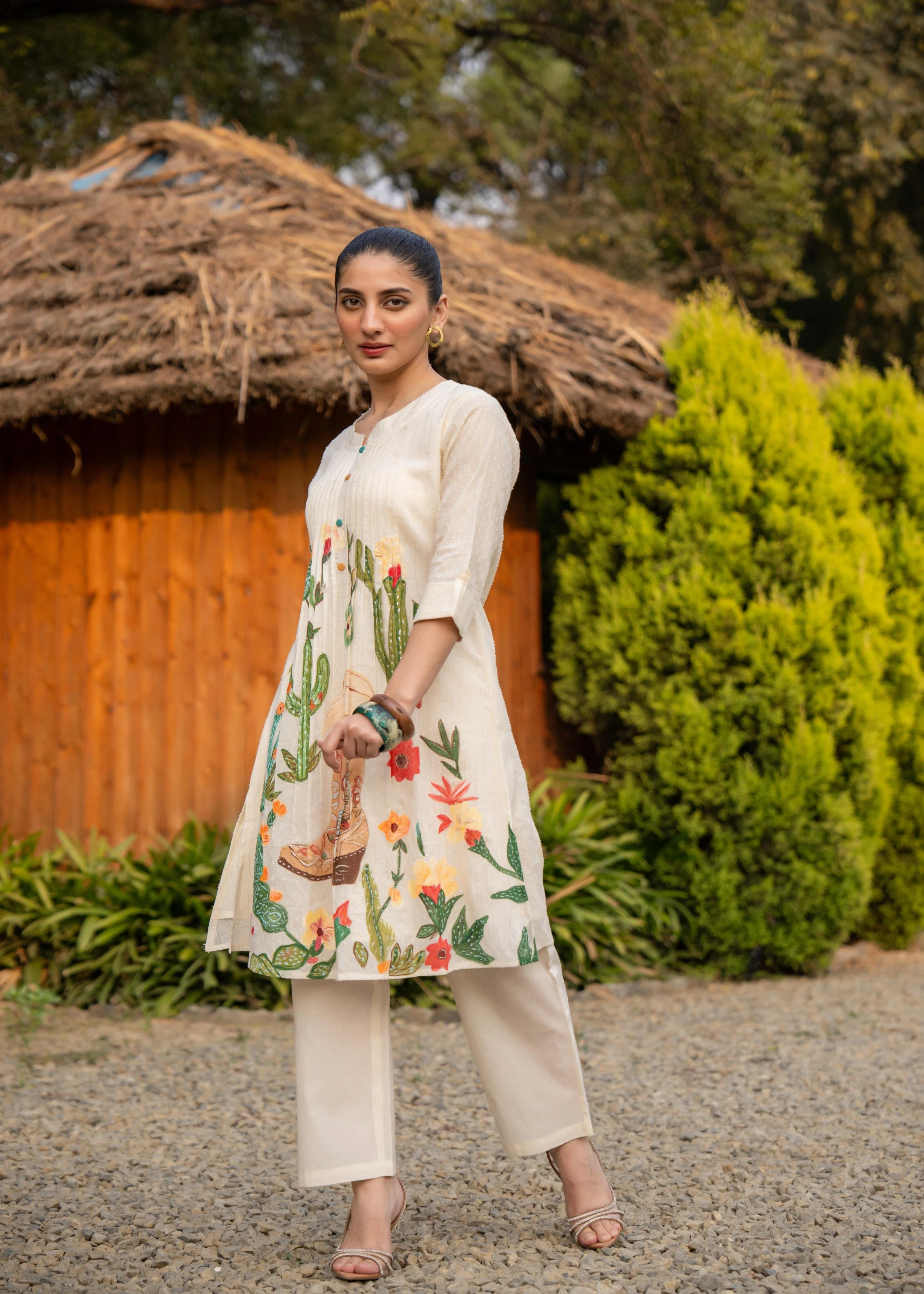 Off-White Western Printed Mul Cotton Kurta Set - Image 6