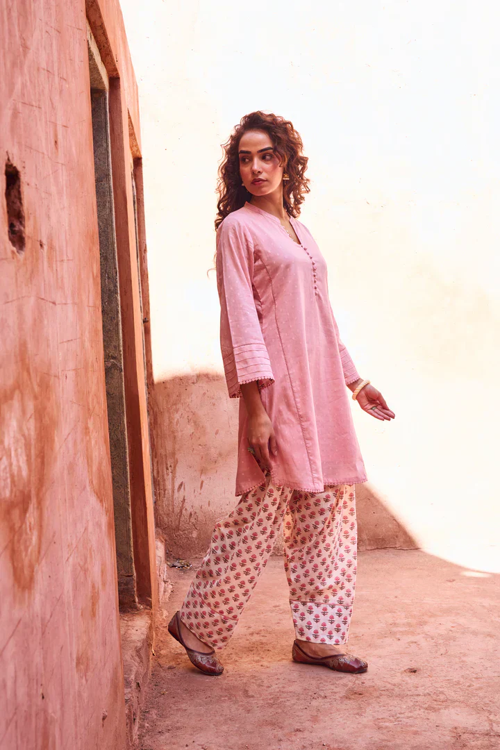 Pastel Pink Mul-Cotton Kurta Set - Image 3