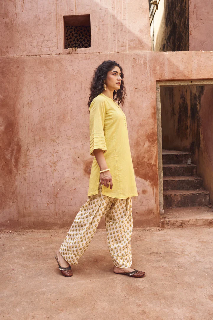 Pastel Yellow Mul-Cotton Kurta Set - Image 4