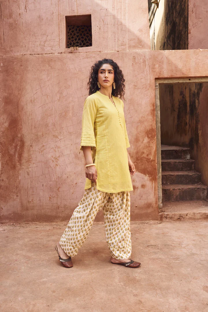 Pastel Yellow Mul-Cotton Kurta Set - Image 5