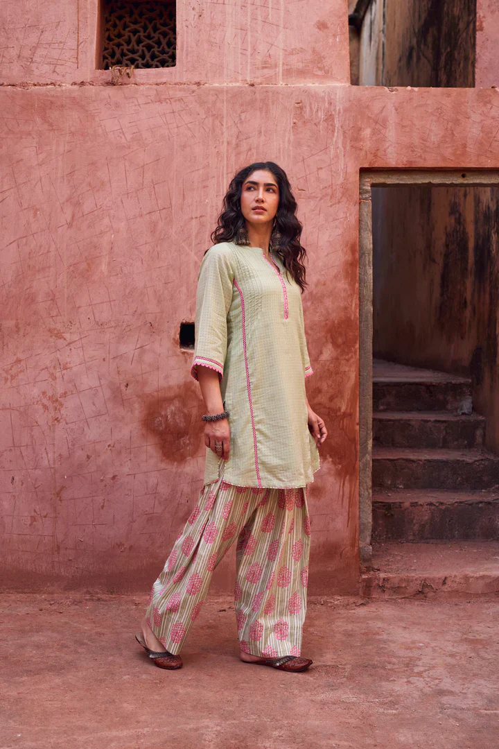 Pista Green Textured Mul-Cotton Kurta Set - Image 3