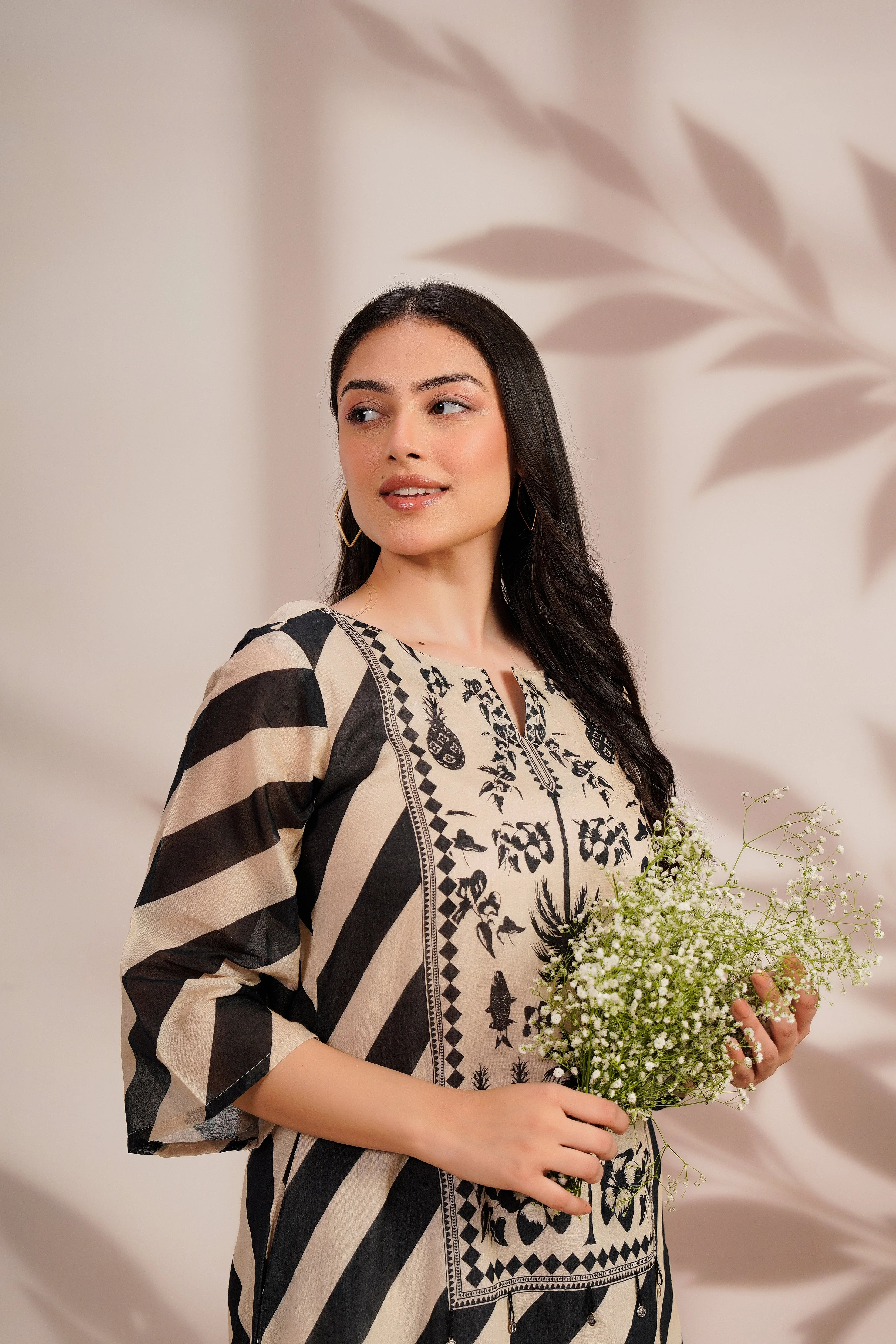 Midnight Noir Printed Cotton Kurta Set - Image 2