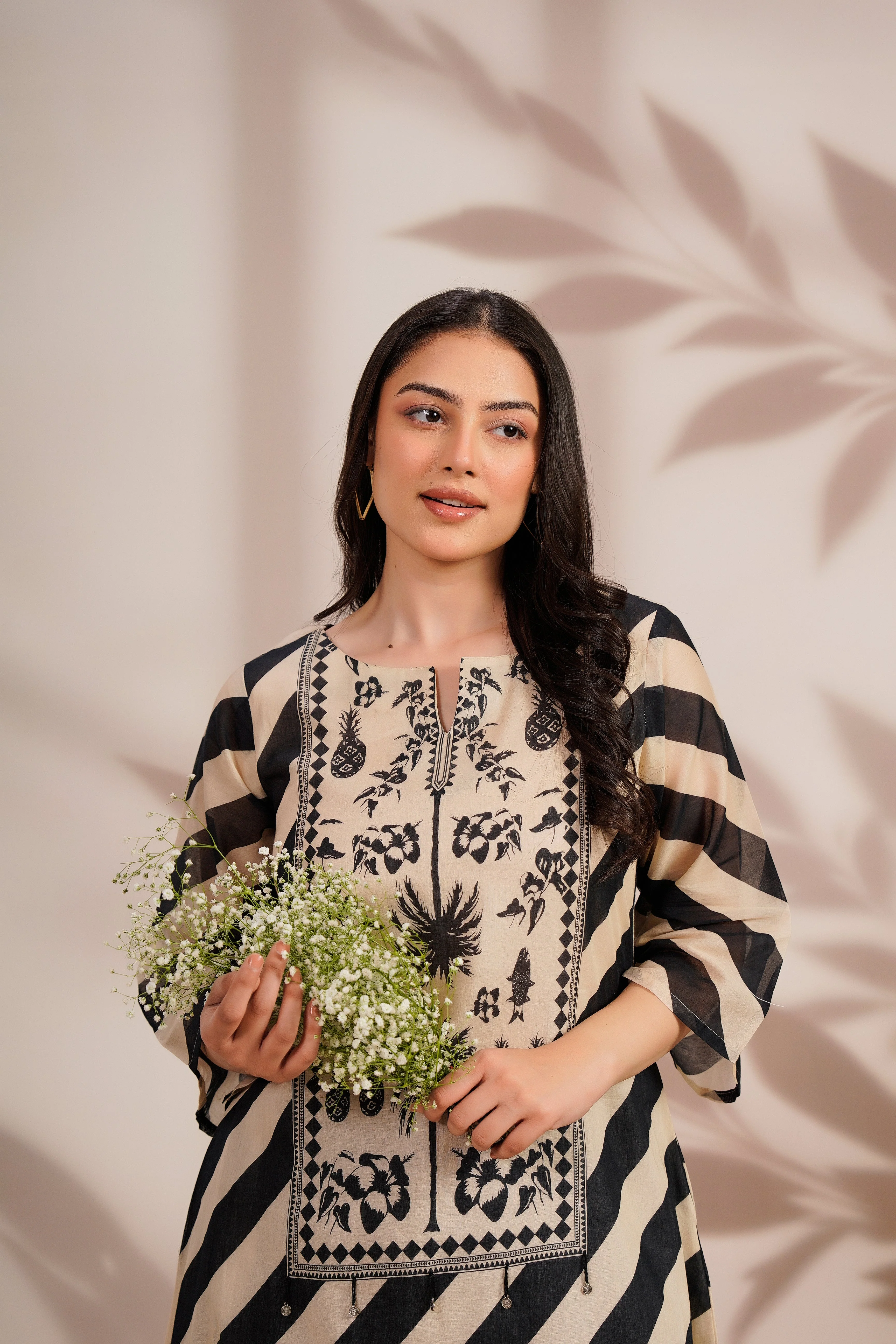 Midnight Noir Printed Cotton Kurta Set - Image 3