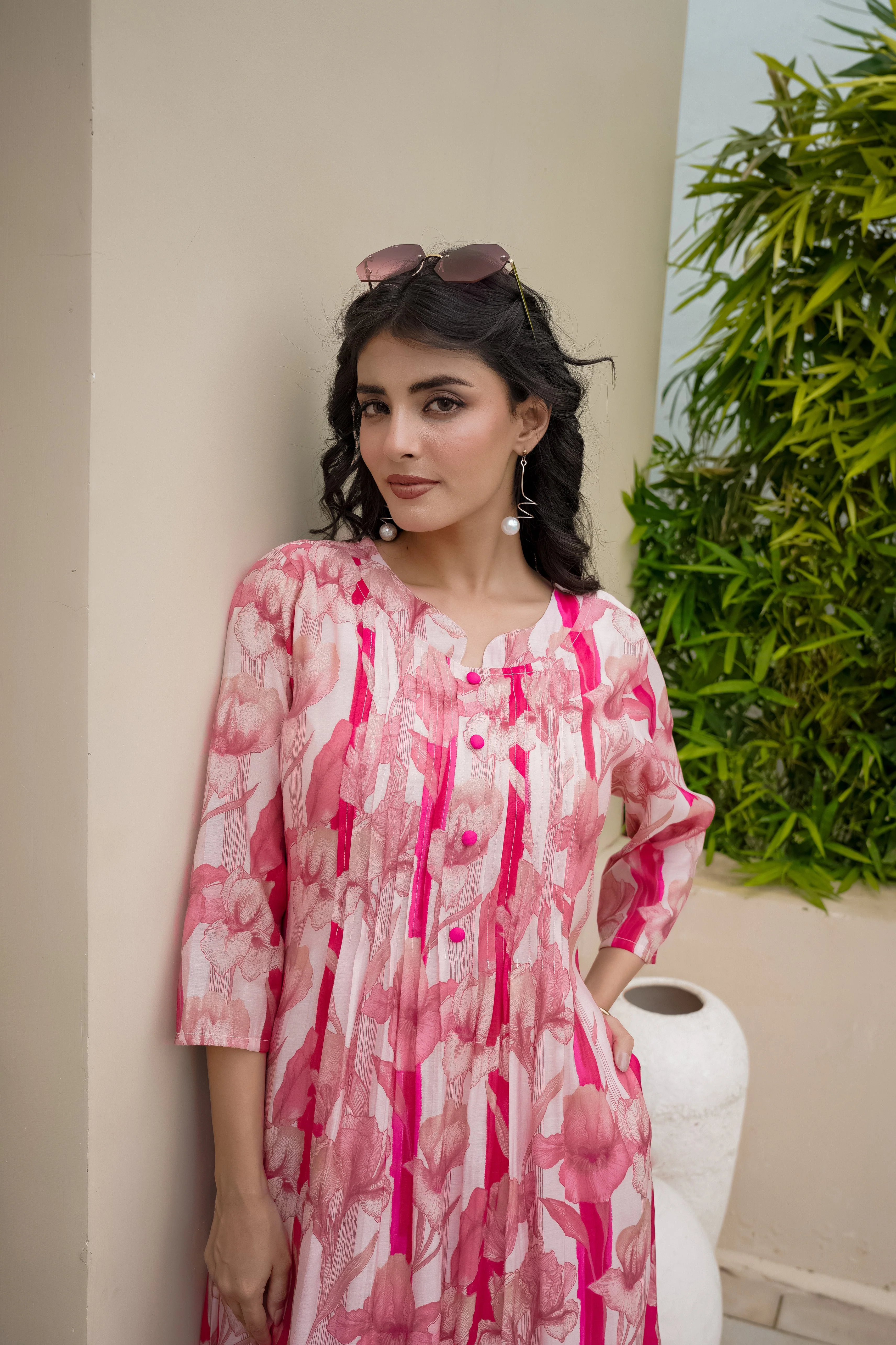 Rose Flora Printed Mul Chanderi Silk Kurta Set - Image 2