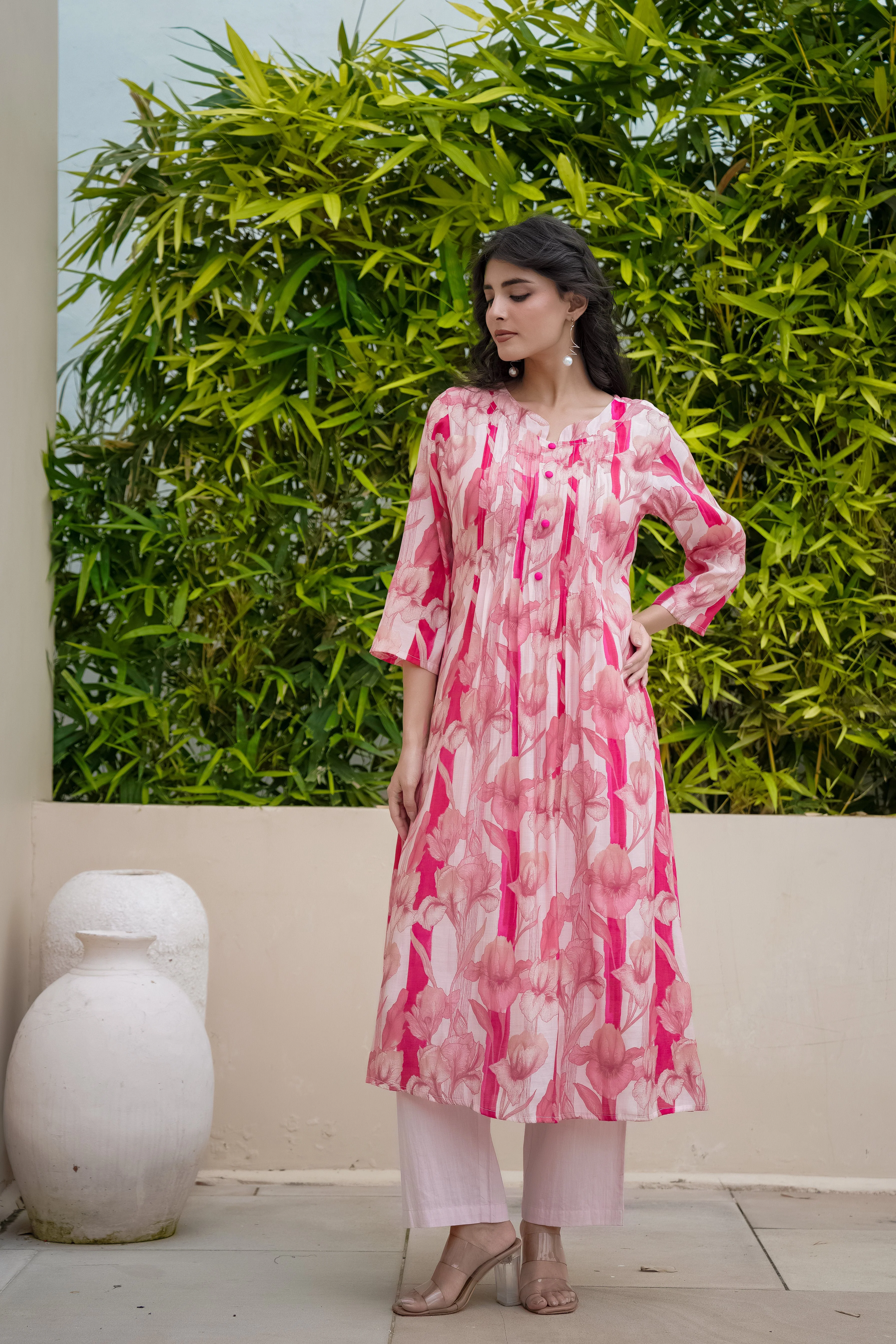 Rose Flora Printed Mul Chanderi Silk Kurta Set - Image 4