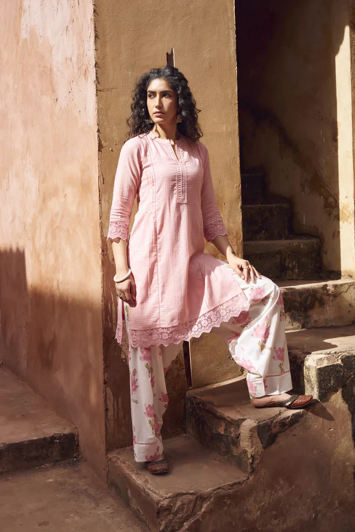 Soft Pink Checks Mul-Cotton Kurta Set - Image 2