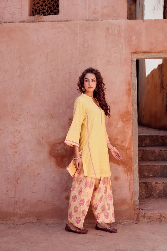 Lemon Yellow Textured Mul-Cotton Kurta Set - Image 4