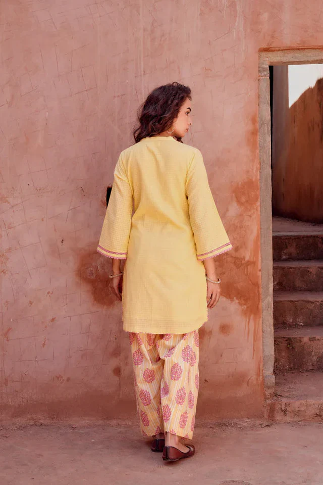 Lemon Yellow Textured Mul-Cotton Kurta Set - Image 5